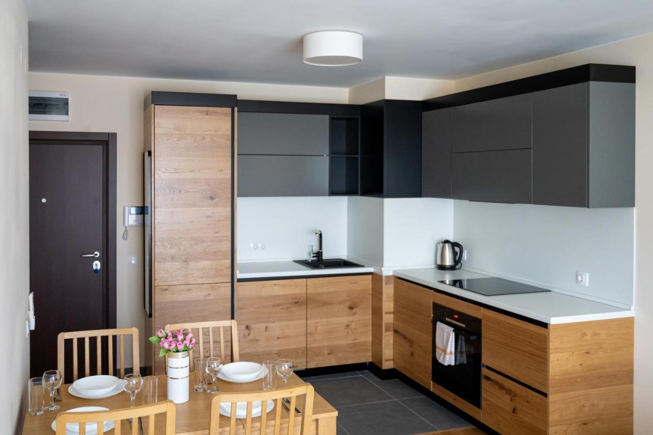 Modern And Spacious In The Centre