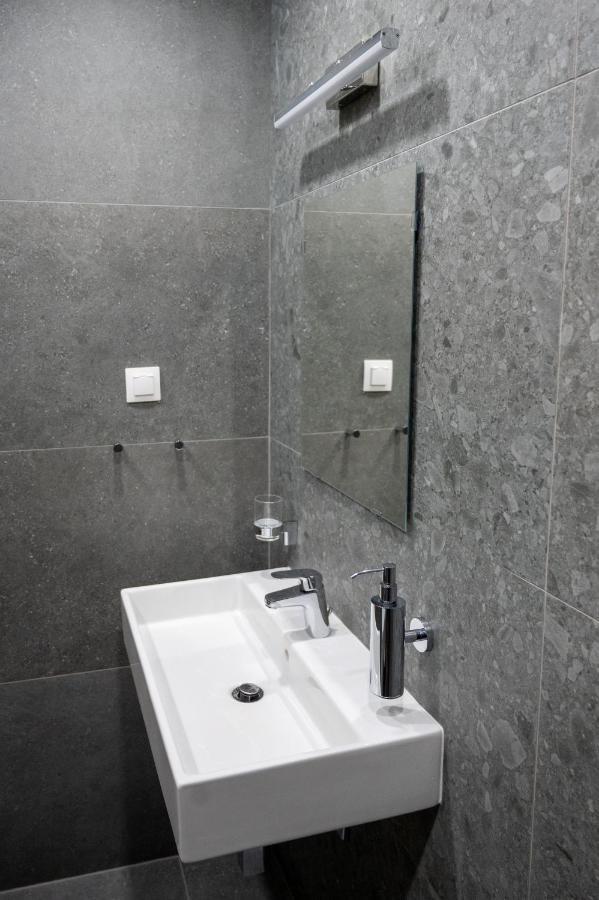 Modern And Spacious In The Centre Apartment