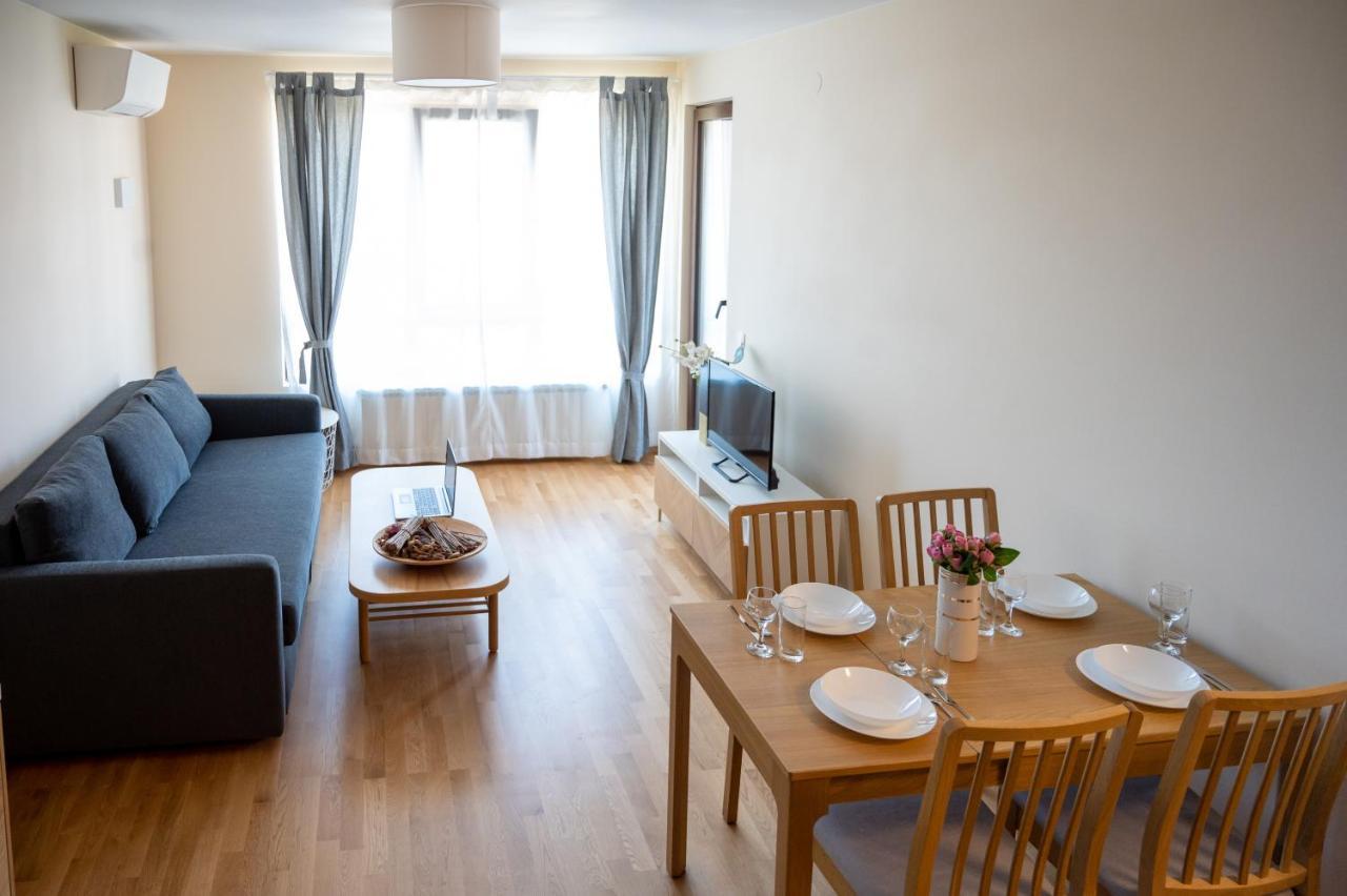 Modern And Spacious In The Centre Apartment